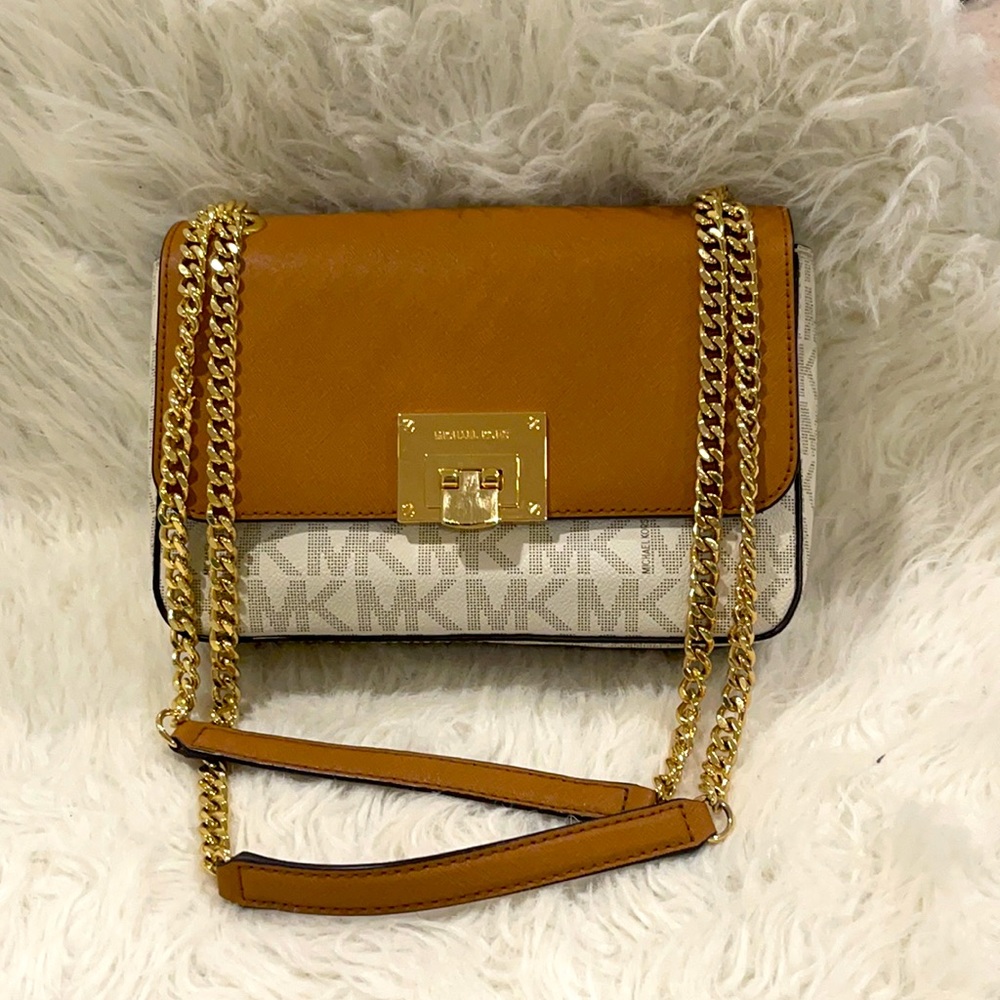 Michael kors brown hand bag.